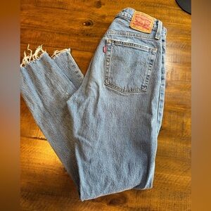 Levi’s 501 button fly light wash high rise skinny distressed 90’s vintage style